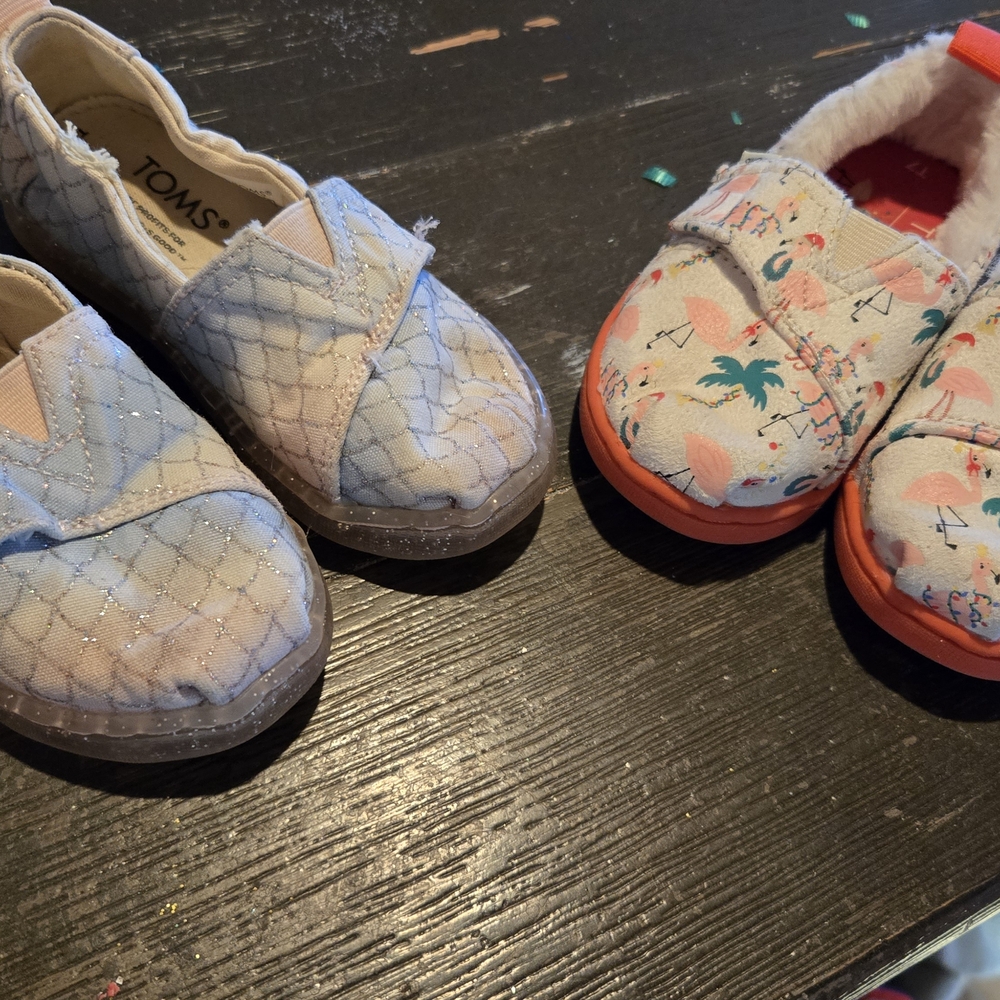 Little Kids Toms Blue and Orange Slippers Cozy Indoor Footwear